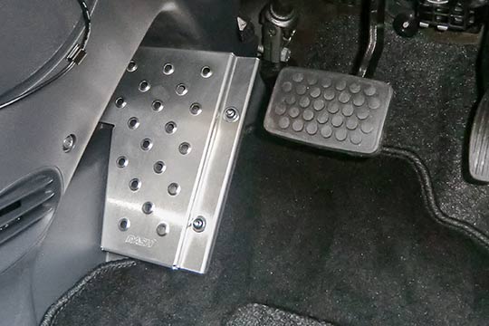 Driver Footrest --AT--